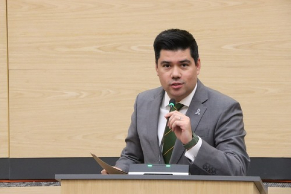 Piden respeto para personas con perros gu&iacute;a