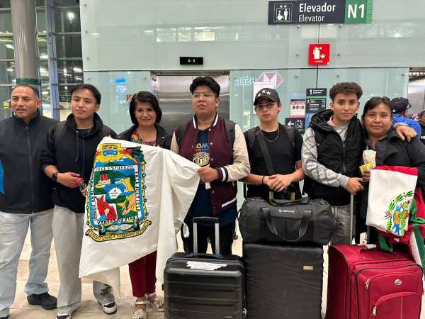 Regresan estudiantes de UTH