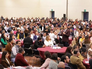 Gobernador Alejandro Armenta se re&uacute;ne con su equipo