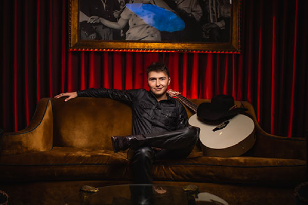 Santiago Shaheen presenta “ya no me alcanza”