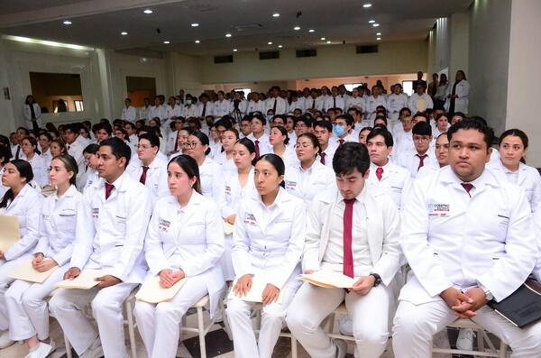 USEP formaliza internado de estudiantes