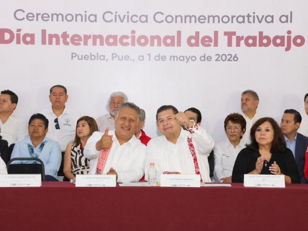Trabajadores al centro de decisiones en Puebla: Armenta
