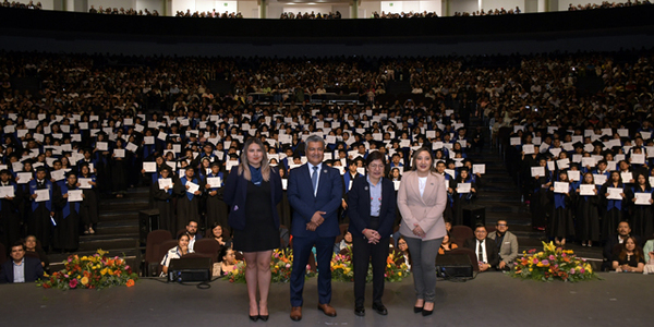 Celebran graduación en Complejo Regional Centro BUAP