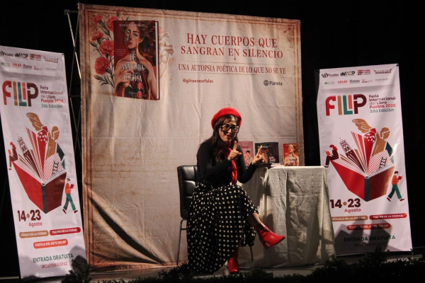Gilraen Earfalas lleva su poesía a Puebla Capital