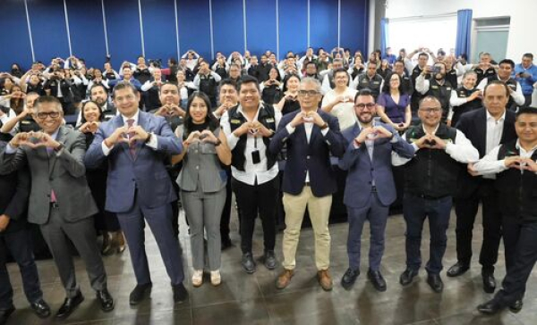 Entregan equipo nuevo al SICOM