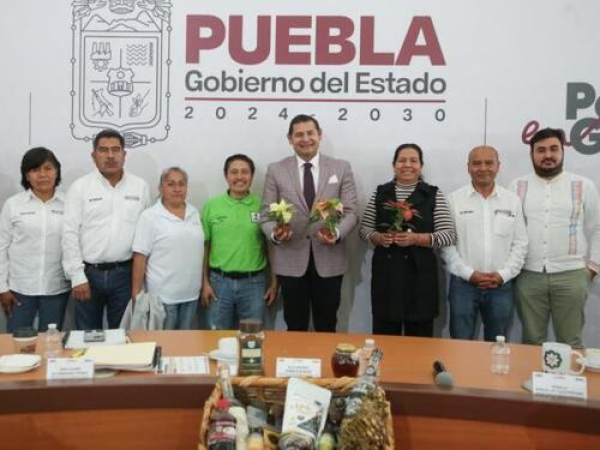 Puebla impulsa producción de nochebuena