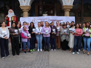 Entregan Cartilla de Derechos de las Mujeres en Tehuac&aacute;n