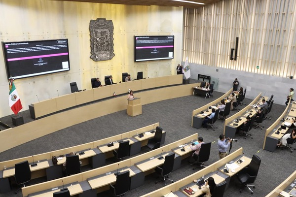 Aprueba reforma electoral con paridad y límite de regidurías