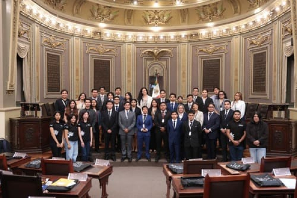 Jóvenes participan en Modelo de Naciones Unidas