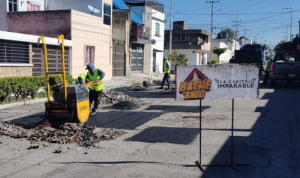 &quot;Bacheando Puebla&quot; avanza en 25 vialidades