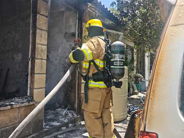 Explota tanque de gas en Geo Villas del Sur