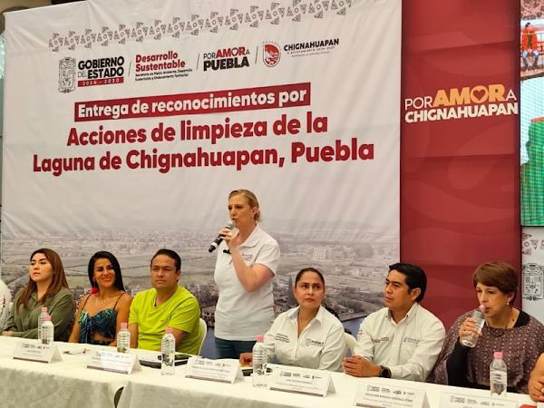 Realizan limpieza en laguna de Chignahuapan