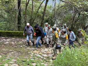 Fuerzas Armadas ayudan a reconstruir la Sierra Norte