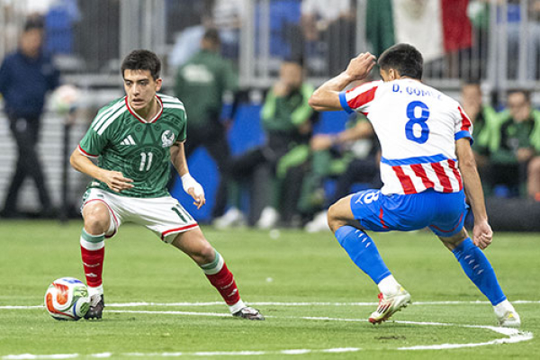 La afición mexicana no perdona, abuchea a la SNM