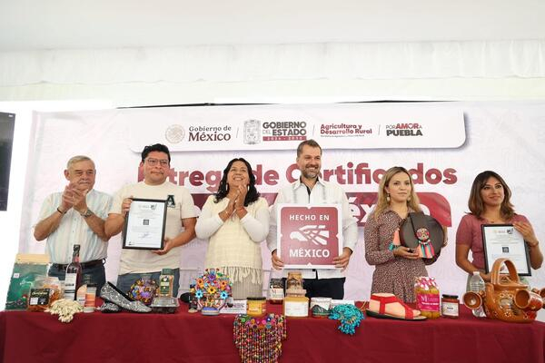 Productores poblanos reciben certificados “Hecho en México”