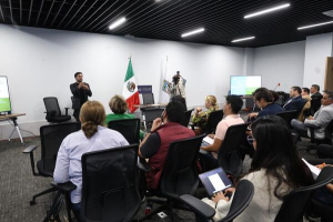 En Congreso, imparten taller de Comunicación Política