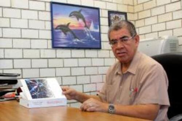 Reconocen a investigador de la BUAP con medalla