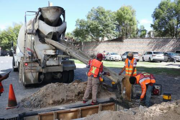Avanza red pluvial del Bulevar 5 de Mayo
