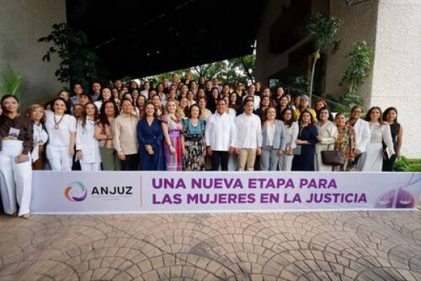 Conmemora 73 años del voto femenino en México