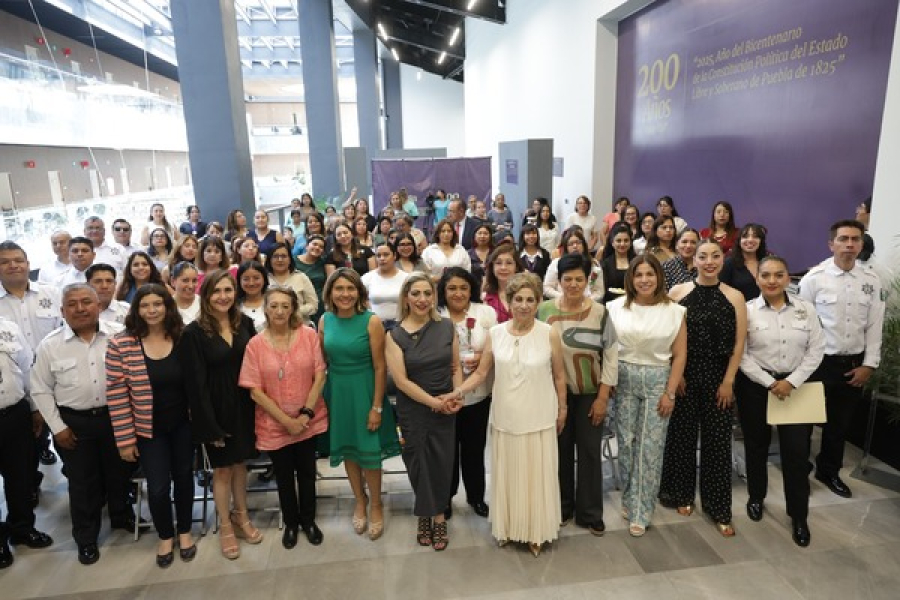 Congreso reconoce a madres trabajadoras