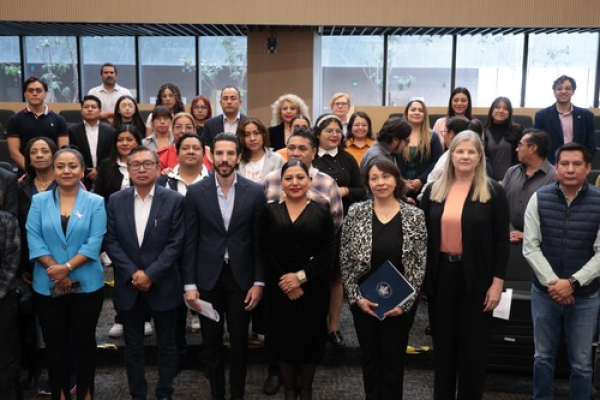 Congreso presenta libro sobre movilidad humana