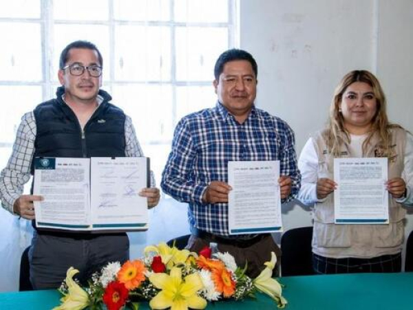 UTTehuac&aacute;n y Miahuatl&aacute;n signan alianza por la educaci&oacute;n