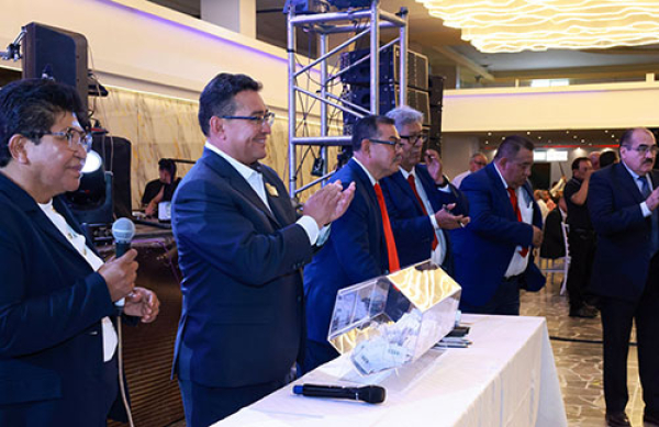 Incrementan salario a trabajadores del gobierno de Puebla y OD