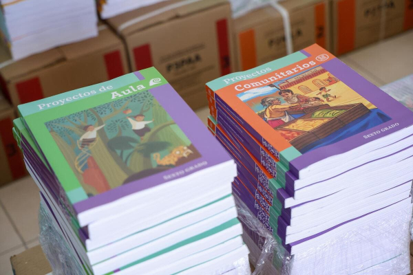 SEP recibe libros para educación básica