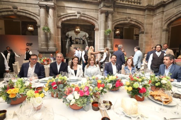 SMDIF organiza comida con causa