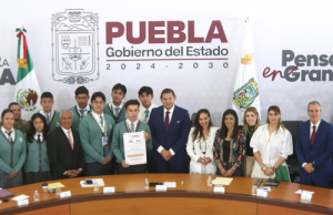 Estudiantes destacados del CECYTE son reconocidos por el gobernador Armenta