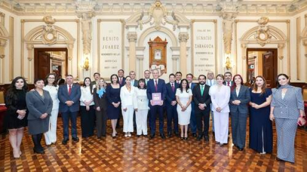 Cabildo recibe 2do Informe de Gobierno de Pepe Chedraui
