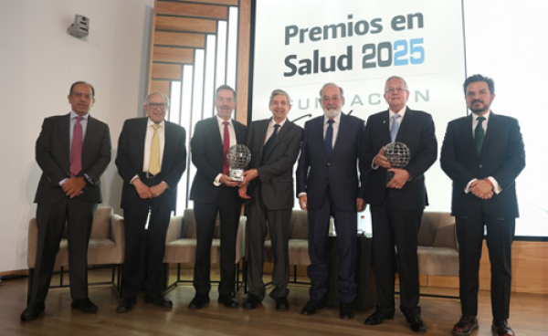 Reconocen trayectoria del Dr. Guillermo Ruiz Argüelles