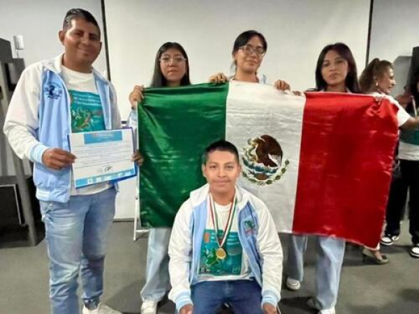 Impulsa CECyTE Puebla talento estudiantil