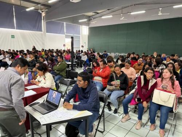 Docentes reciben aceptación para cambios de adscripción