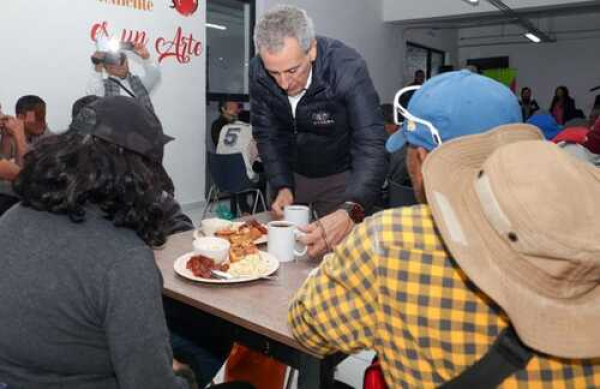 Celebran convivencia navide&ntilde;a en Dormitorio Municipal