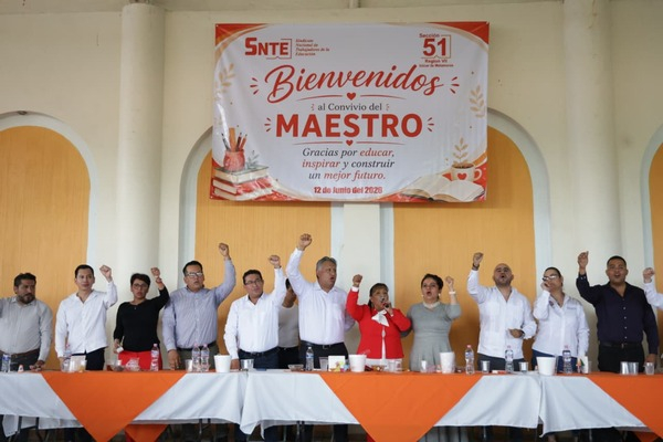 Reconocen labor de docentes de la Mixteca