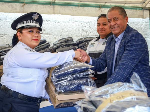 Concluye entrega de uniformes en la Policía Auxiliar