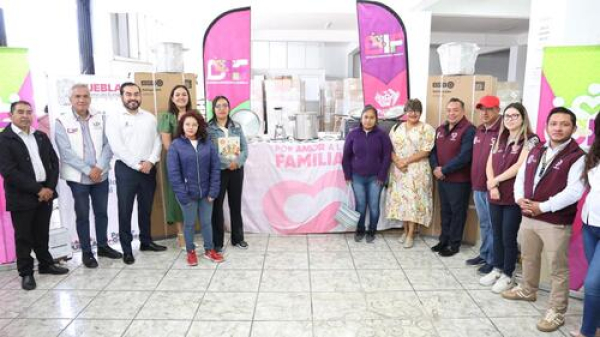 SEDIF equipa desayunadores en Puebla capital