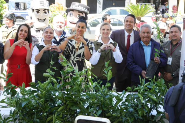 SMADSOT entrega mil 500 árboles en Chignahuapan