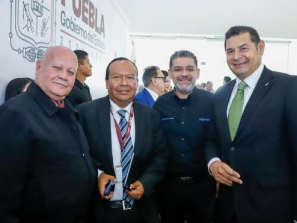 Competencia de automatización industrial en Puebla