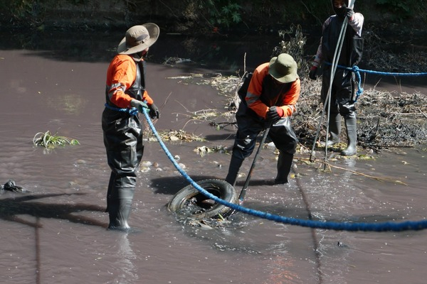 Participa CEASPUE en limpieza del Río Atoyac
