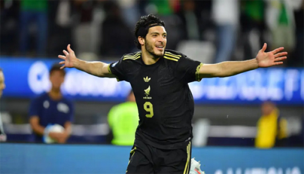 Con doblete de Raúl, México avanza a la final