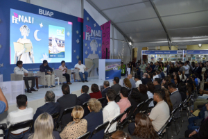La rectora de la BUAP presentó su libro, ¡Vamos Juntos! En CU2
