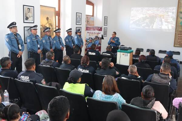 Policía Turística capacita en atención ciudadana