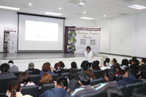 Recibe UTH a jóvenes aspirantes