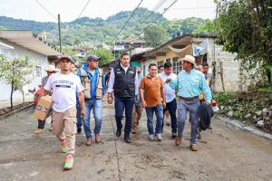 Atenci&oacute;n oportuna a afectados por frente fr&iacute;o 16 en Sierra Norte