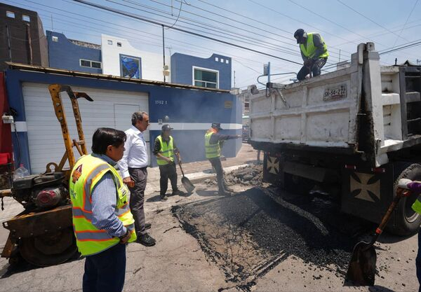 Supervisa bacheo en San José Mayorazgo
