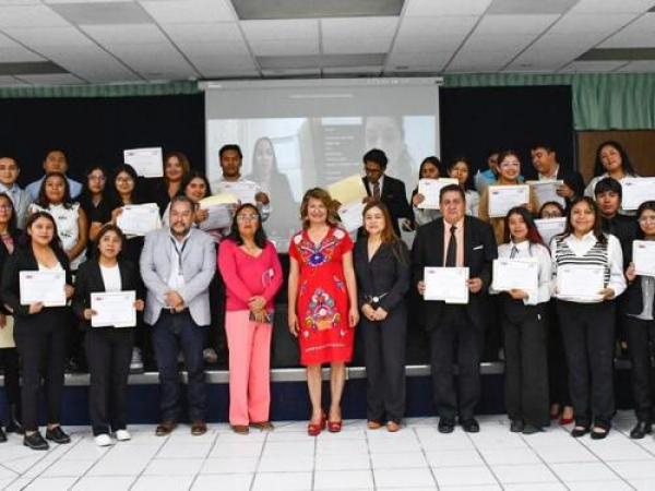 Estudiantes UTH concluyen &quot;clases espejo&quot; con UTP Perú