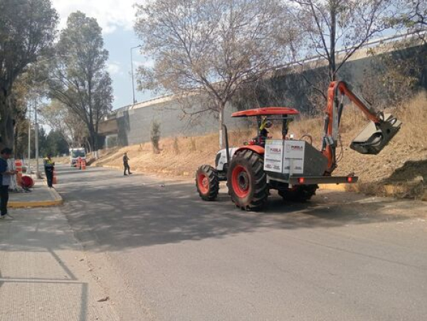 Realizan barrido mecánico en zona de los Estadios