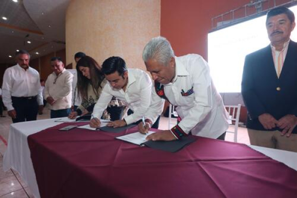 En Tlatlauquitepec, rinden protesta Consejos Municipales de Participación Escolar